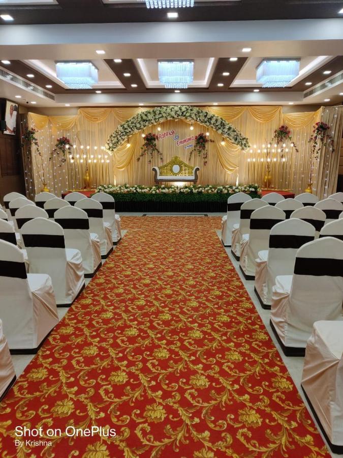 טירונלוולי Sri Ram Hotel מראה חיצוני תמונה